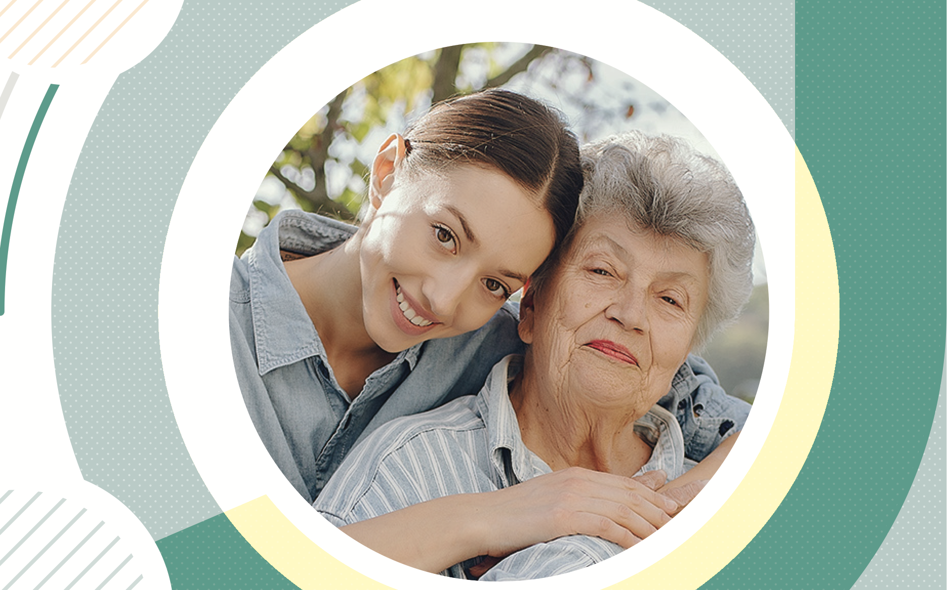 阳光明媚的一天，在树前，一位头发向后梳的年轻女子从一位白发苍苍、面带微笑的年长女子身后拥抱她。