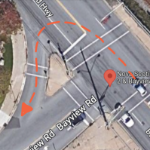 航拍的十字路口，红线虚线显示了危险司机的行驶路线